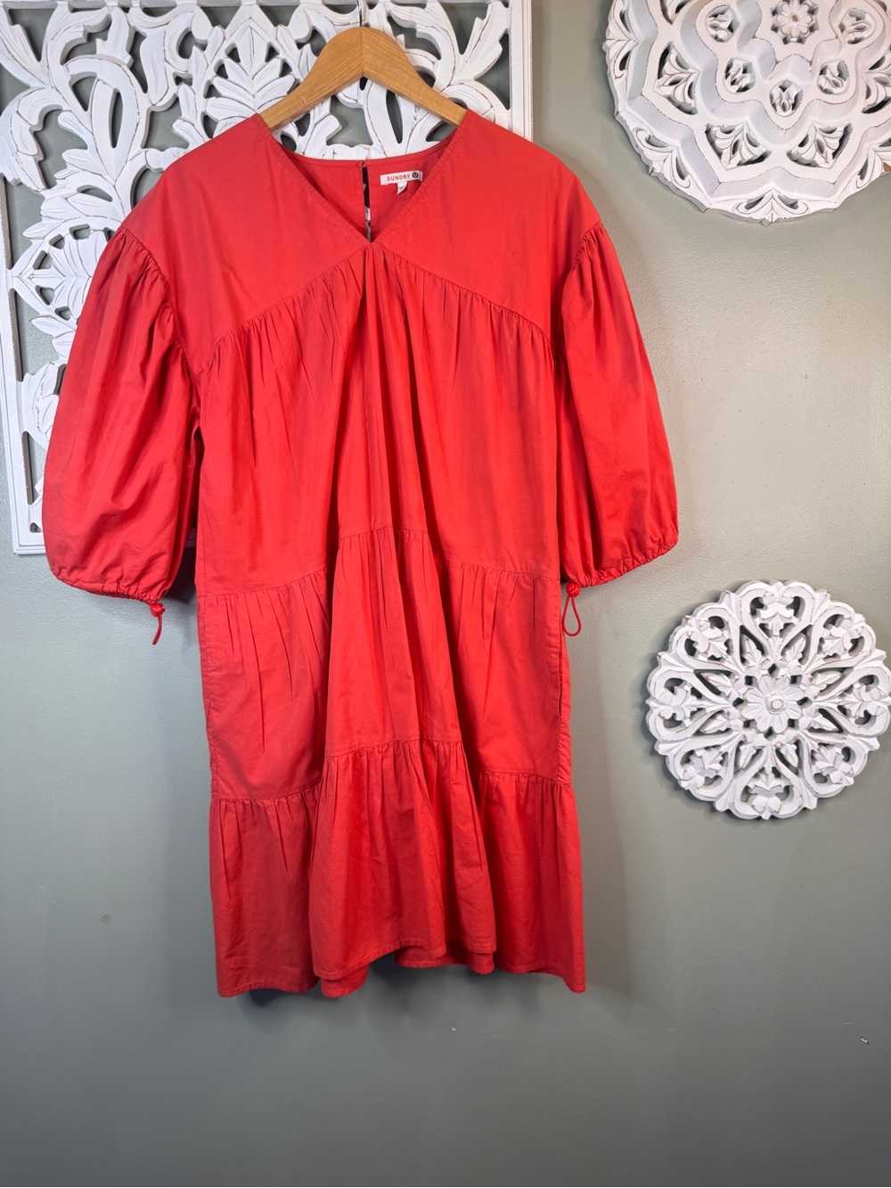 Sundry Clothing Coral Tiered Puff Sleeve Dress Size 2 Medium FLAW